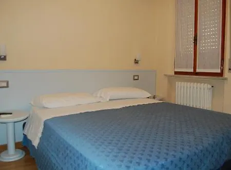 Centrale Hotel 2*