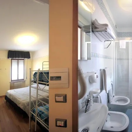 Centrale Hotel 2*